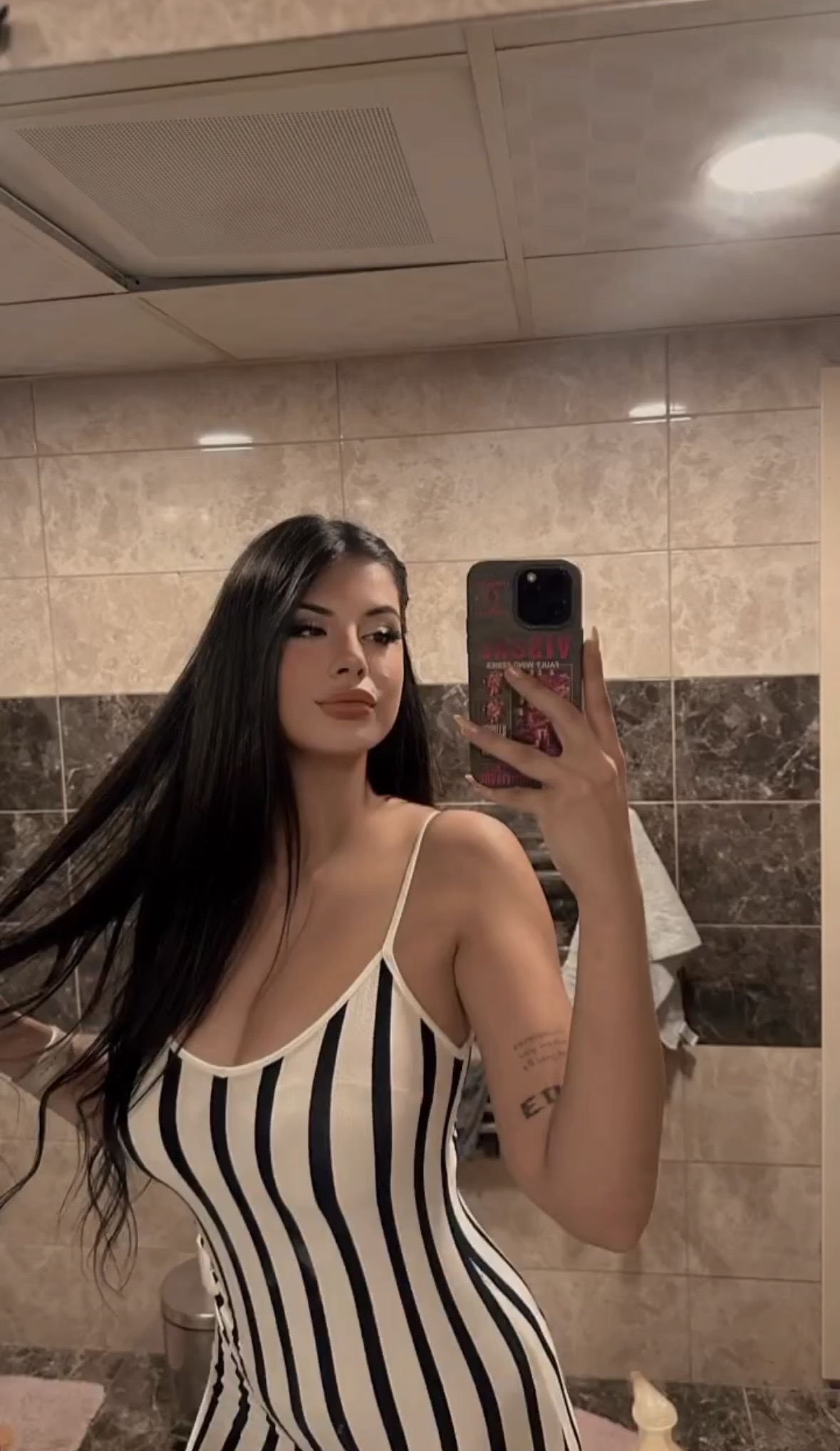 Kızıllı Üniversiteli Bayan Escort Bayan Tezel